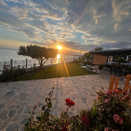 Beachfront Villa Athina Vergia Exterior foto
