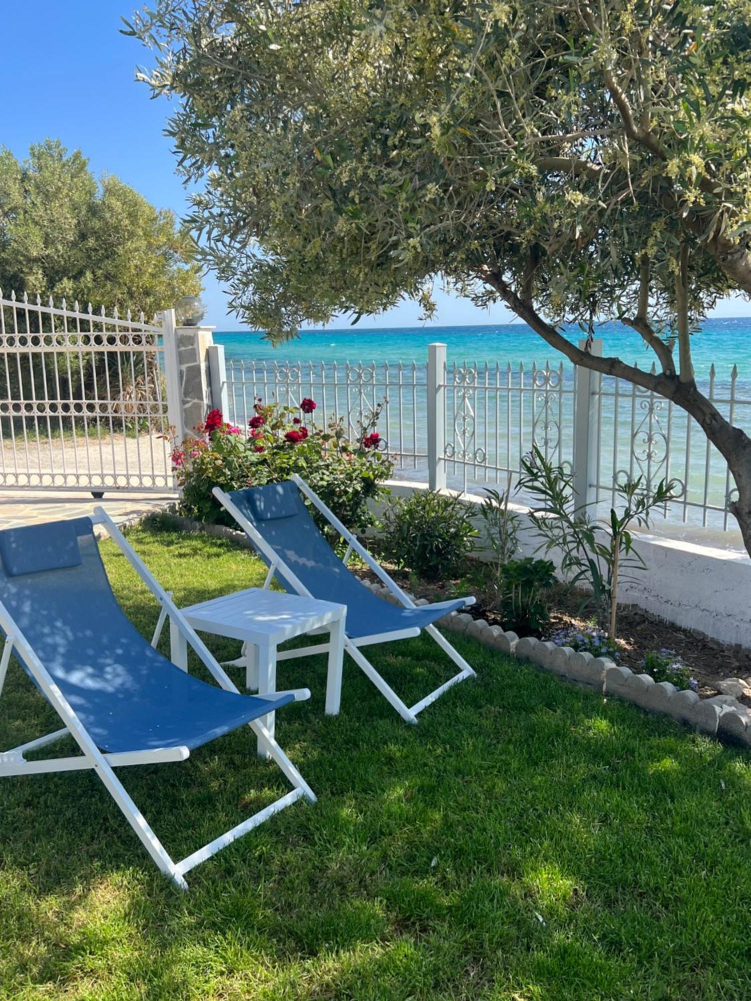 Beachfront Villa Athina Vergia Exterior foto