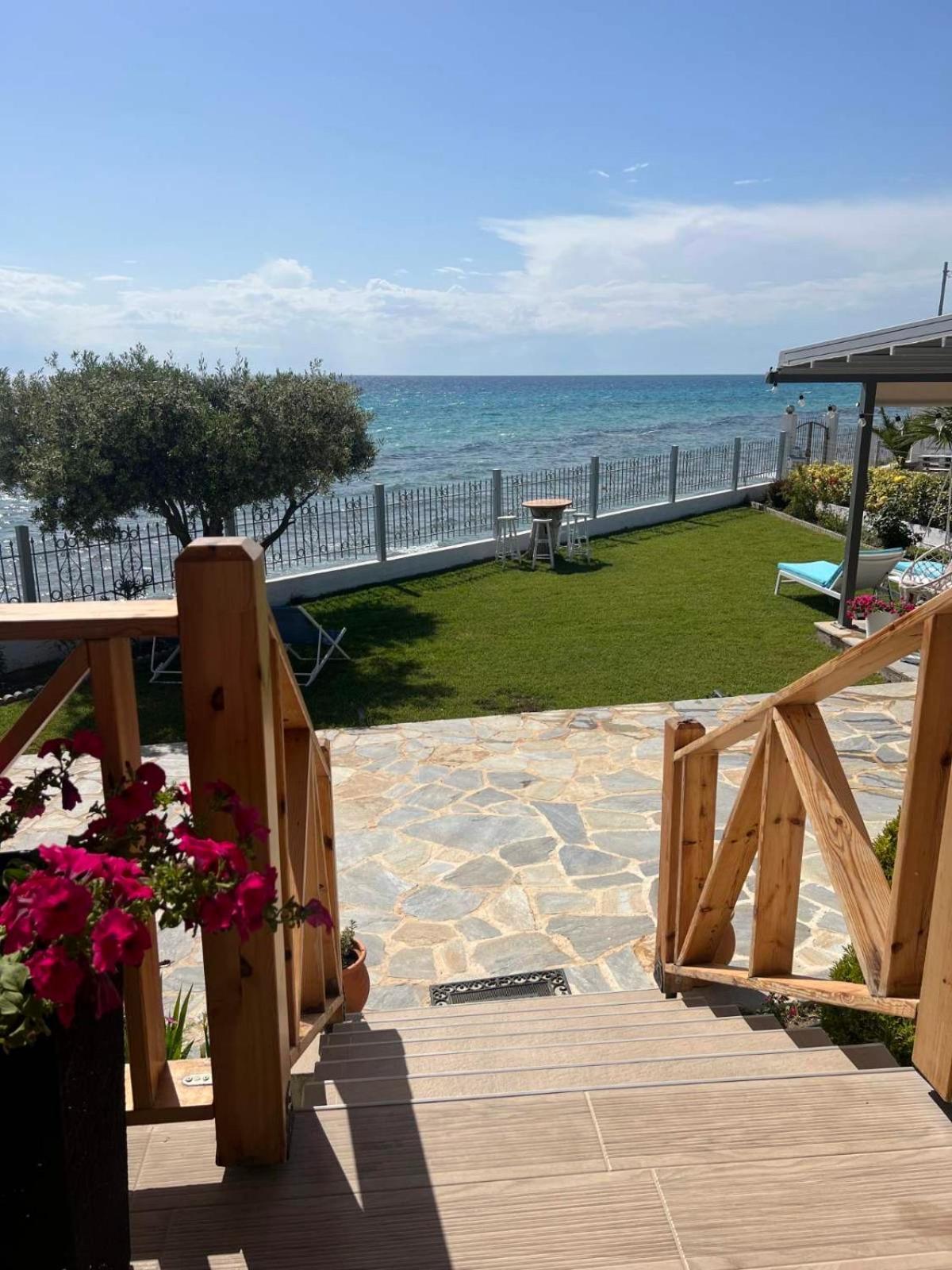 Beachfront Villa Athina Vergia Exterior foto